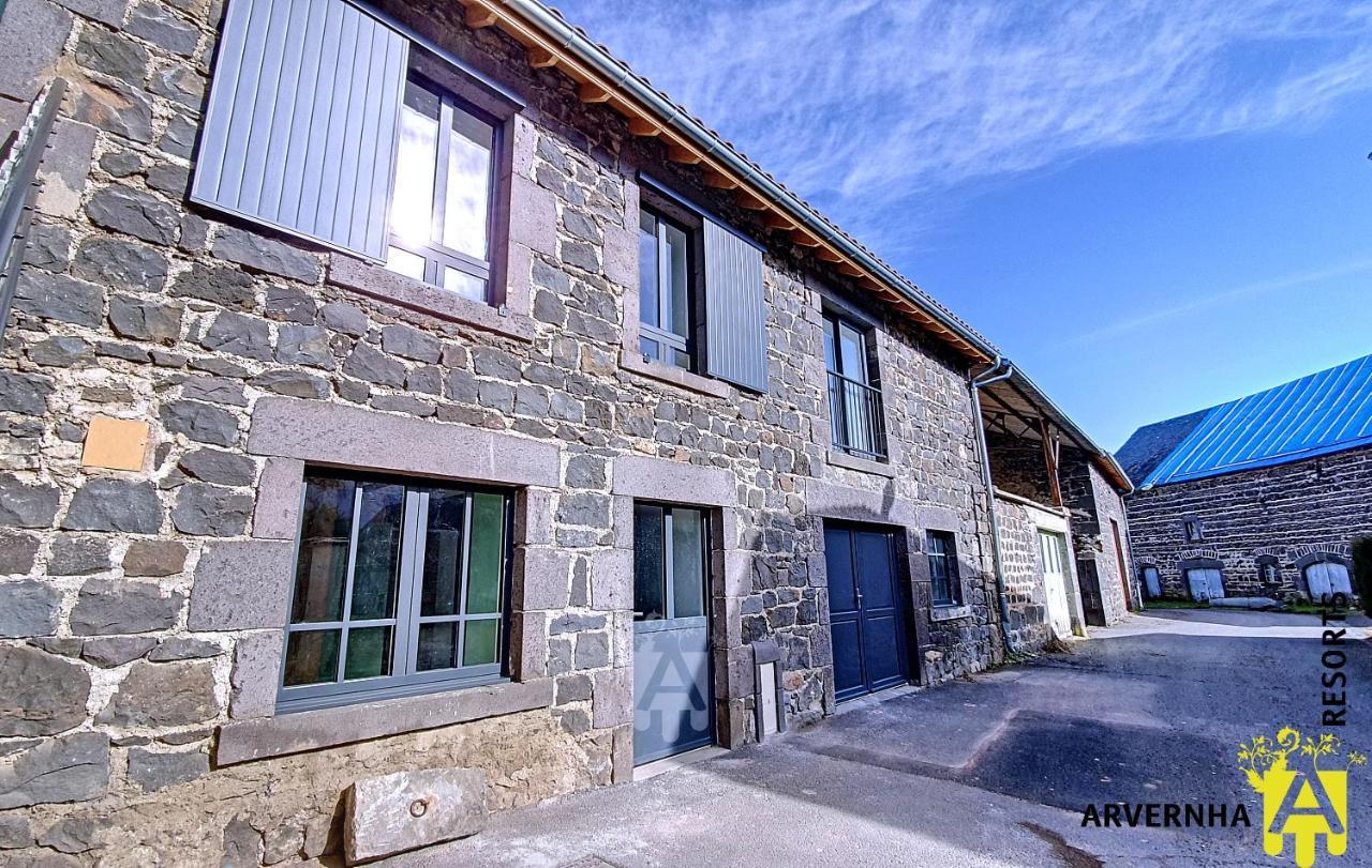 Gite Des Pierres Bleues Saint-Genès-Champanelle Exterior foto
